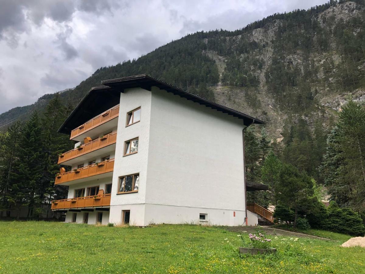 Karwendel-Lodge Scharnitz Exterior photo